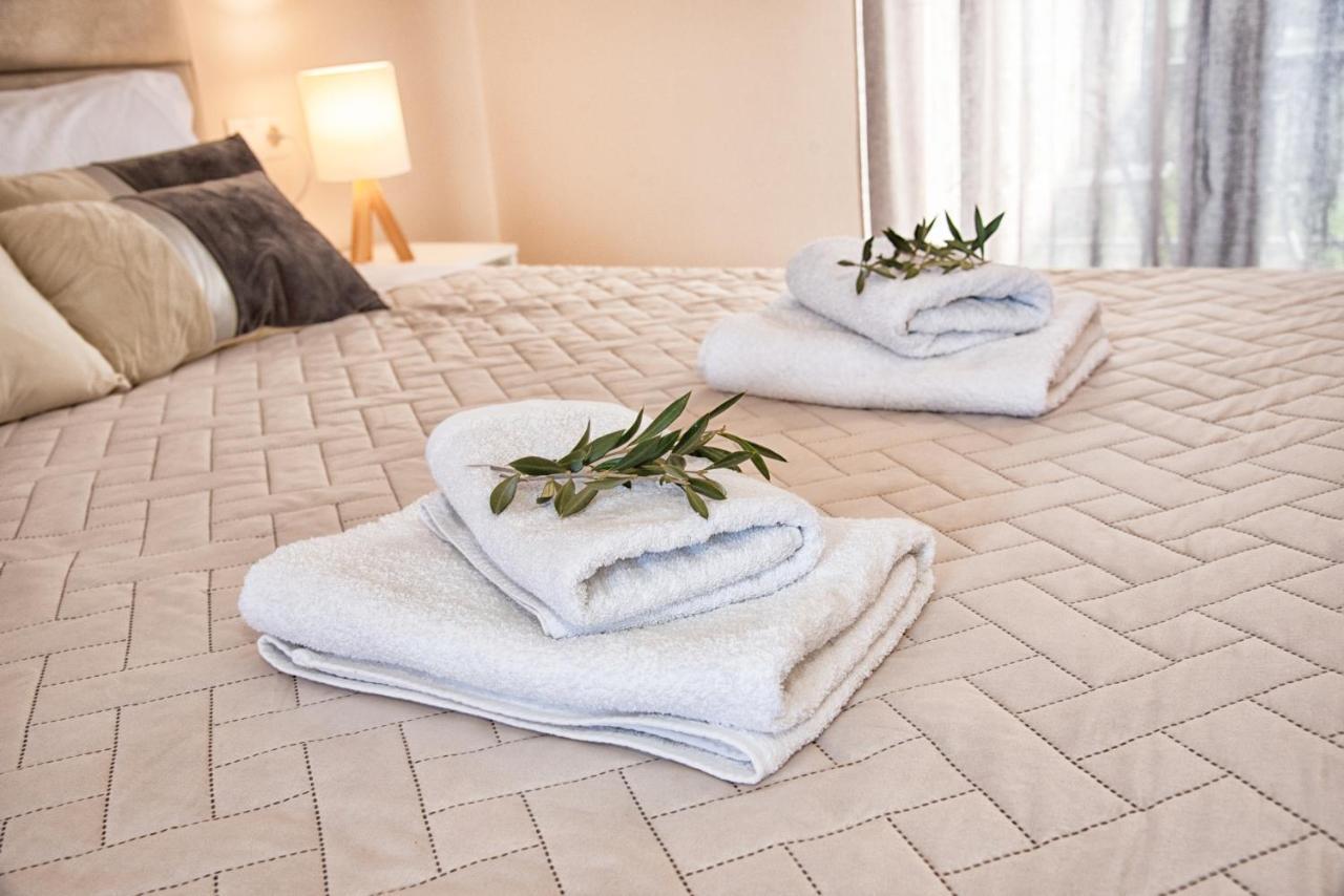 Apartment Costas Mesongi